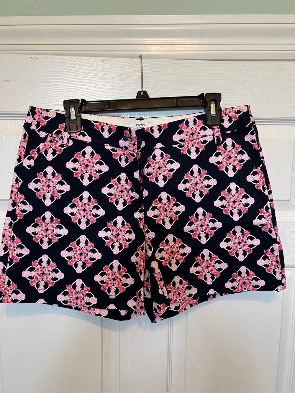 crown & ivy Navy and Pink Geometric Pineapple Print Shorts